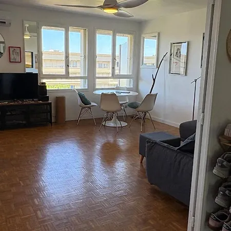 Apartman Light-filled Antigone Oasis