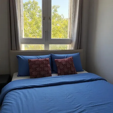 Apartment Light-filled Antigone Oasis *