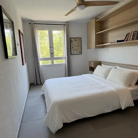 Light-filled Antigone Oasis Apartman
